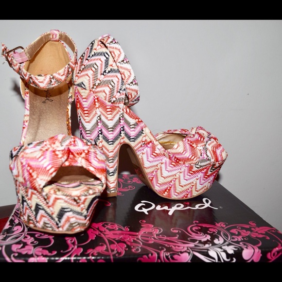 Qupid Multi-Color Fabric Platform Heels - Picture 2 of 2